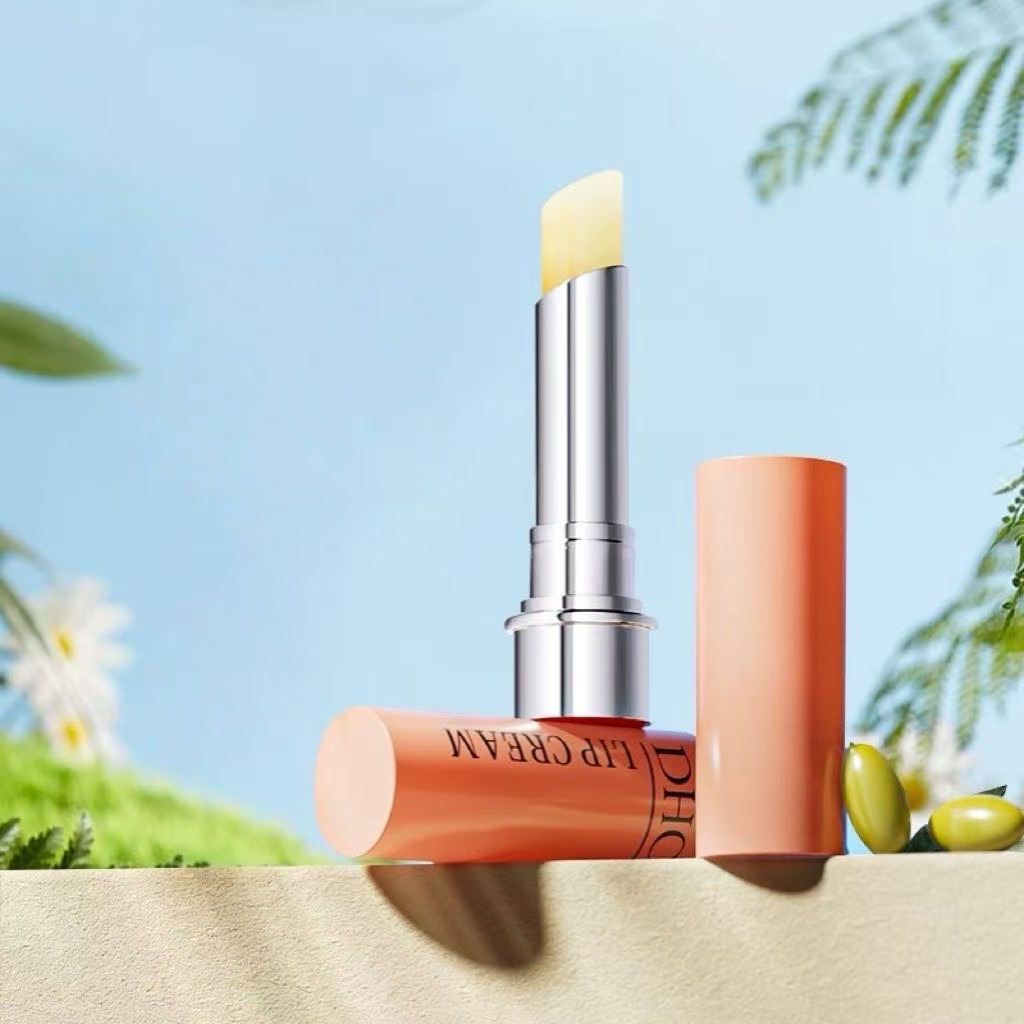 Special Offer: 1.5g Dhc Lip Cream, Nourishes the Lips, Makes Them Smooth, Soft, and Moisturized. Helps Make the Lips a Beautiful, Natural Pink Color. ราคา 88 บาท*ส่งฟรี