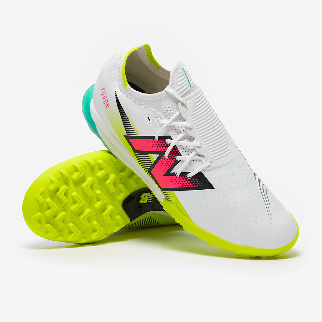 รองเท้าฟุตบอล New Balance Furon V7+ Pro TF ราคา 15,000 บาท*ส่งฟรี
