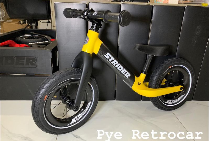 Strider Str S Brand Bicycle, Yellow, Hard to Find, 12 Inch Wheels, Brand Usa, Top Model, Limited Edition, New. Suitable for Children Aged 2-9 Years, Yellow Color, Sold Only in Japan and China. the Frame, Handlebars, Wheels, Seat Post Are Made from Carbon ราคา 33,000 บาท*ส่งฟรี