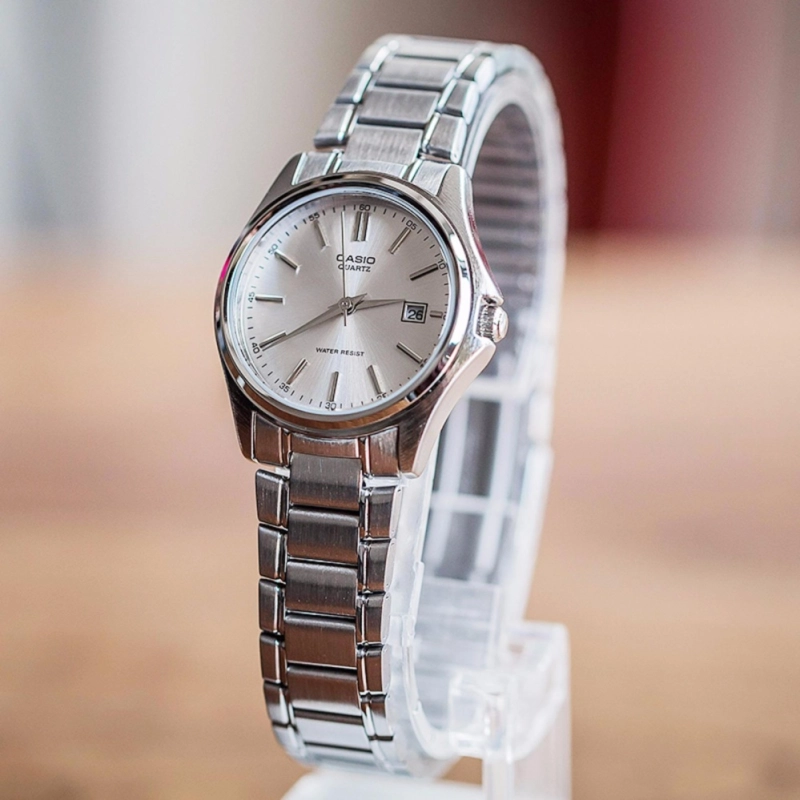 รูปภาพสินค้าแรกของCasio นาฬิกาข้อมือผู้หญิง รุ่น LTP-1183A-7A (Silver) - ประกันศูนย์