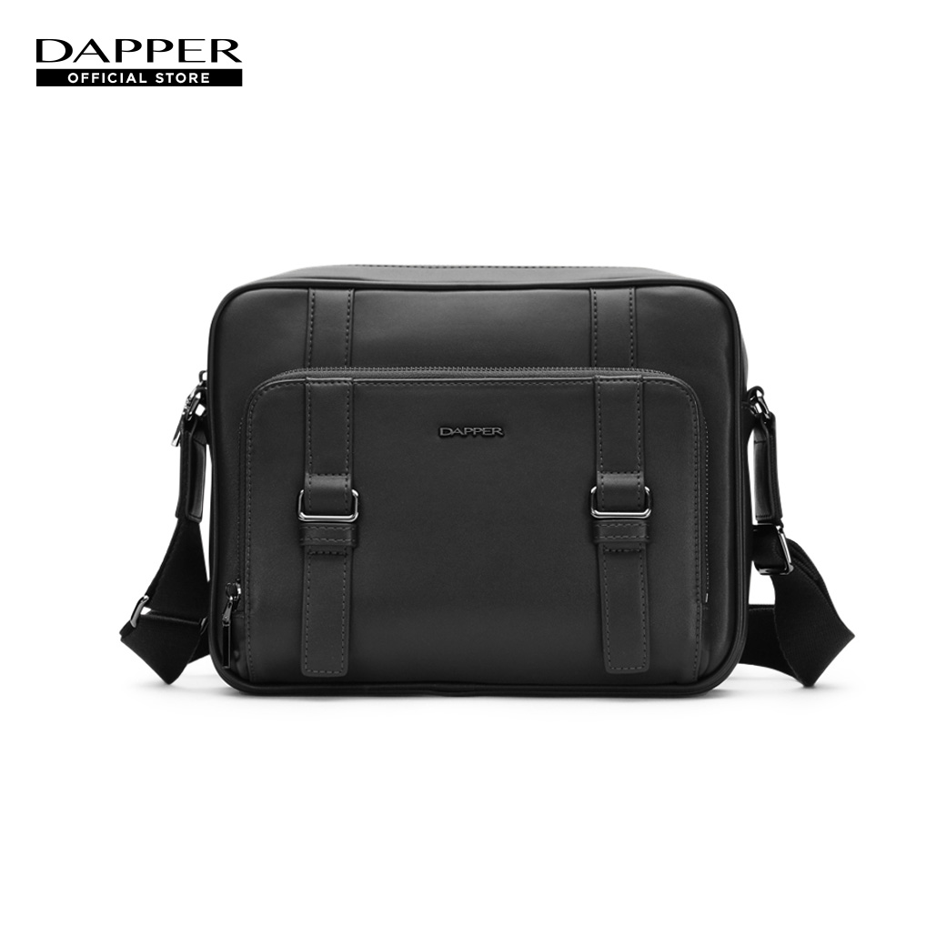 DAPPER Double Buckle Crossbody Bag – Black ราคา 1,990 บาท*ส่งฟรี