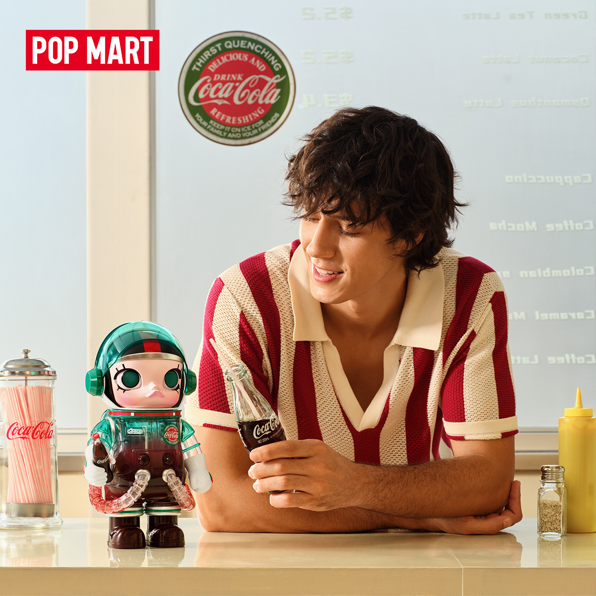 ของเล่นและของสะสม POP MART MEGA SPACE MOLLY โคคา-โคล่า 400% อันเป็นเอกลักษณ์ ราคา 6,790 บาท*ส่งฟรี