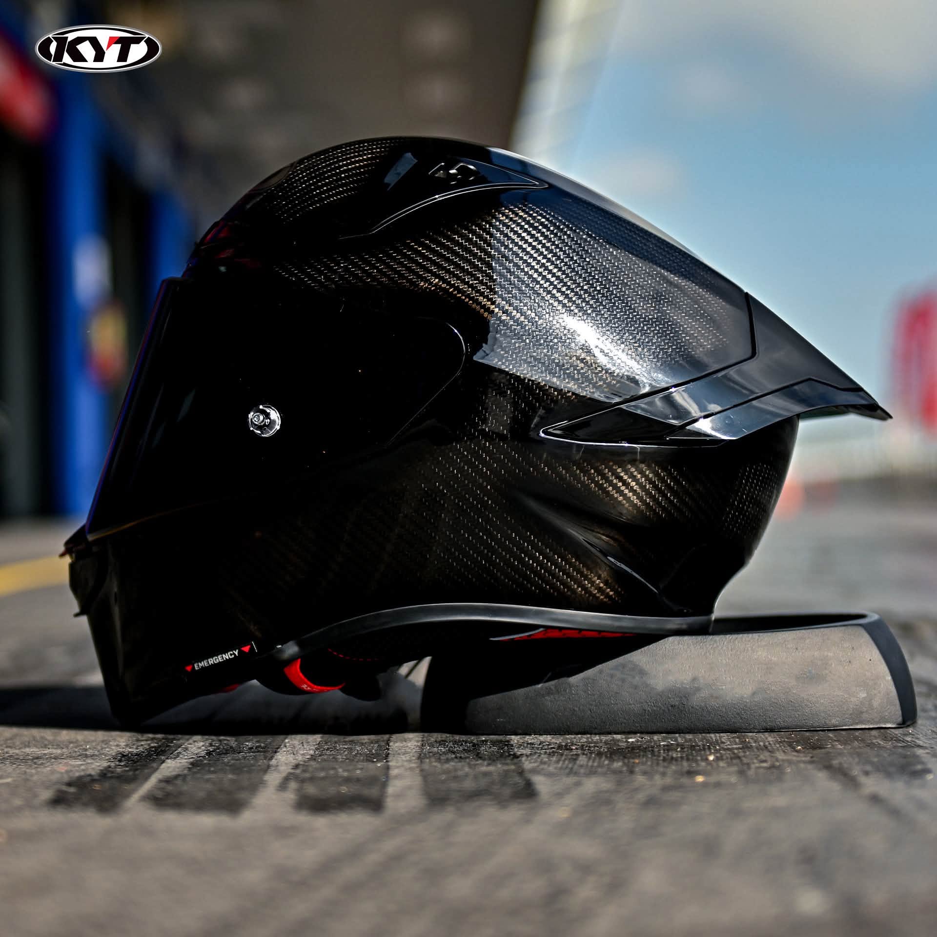 หมวกกันน็อค มอเตอร์ไซค์ KYT เต็มใบ R1R Carbon 2026!! รวมโล่ดำฟรี