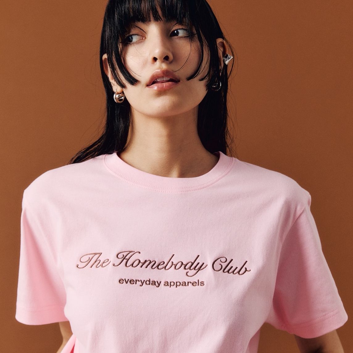 EVERYDAY APPARELS Homebody tee เสื้อยืดแขนสั้น ราคา 950 บาท*ส่งฟรี