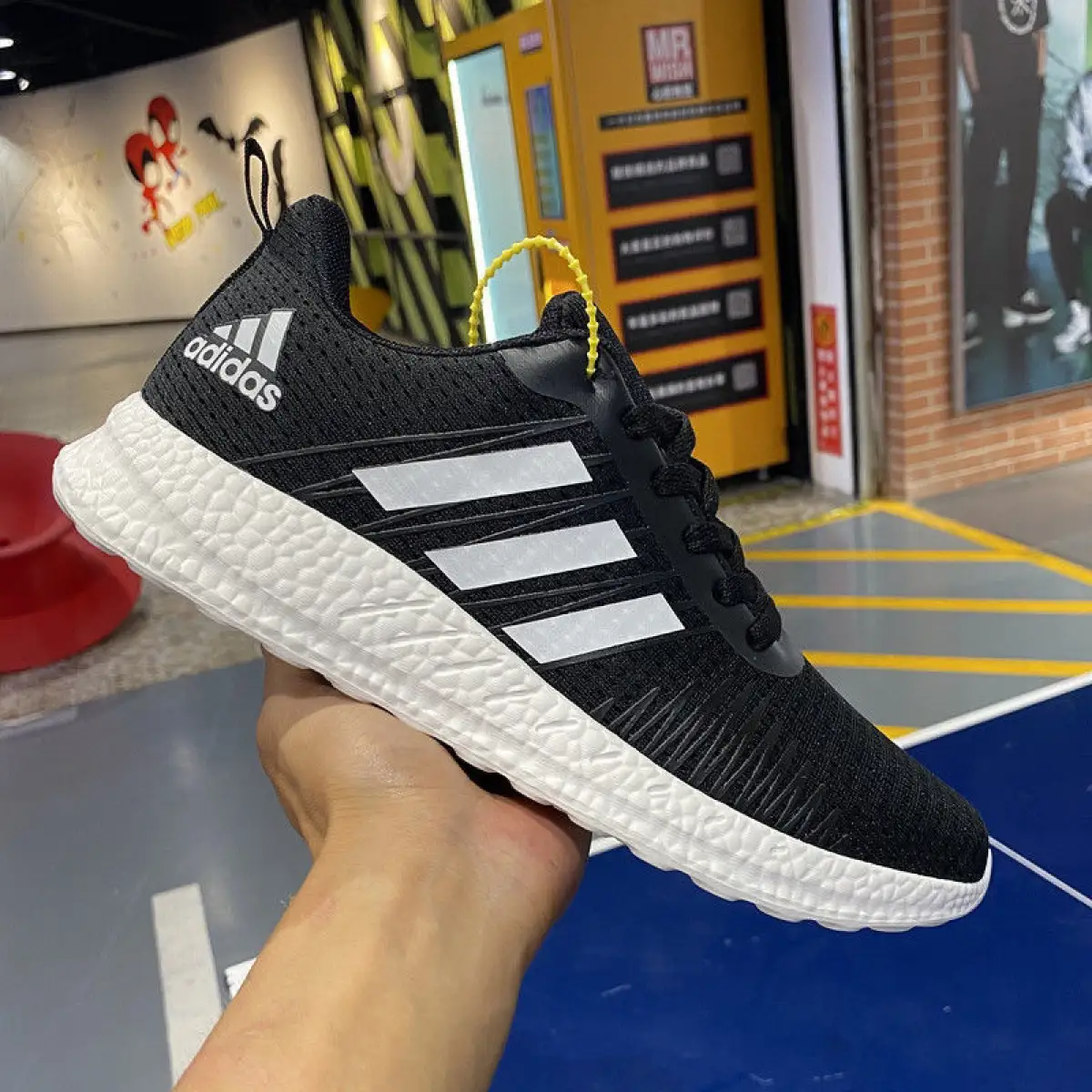 trendy mens running shoes