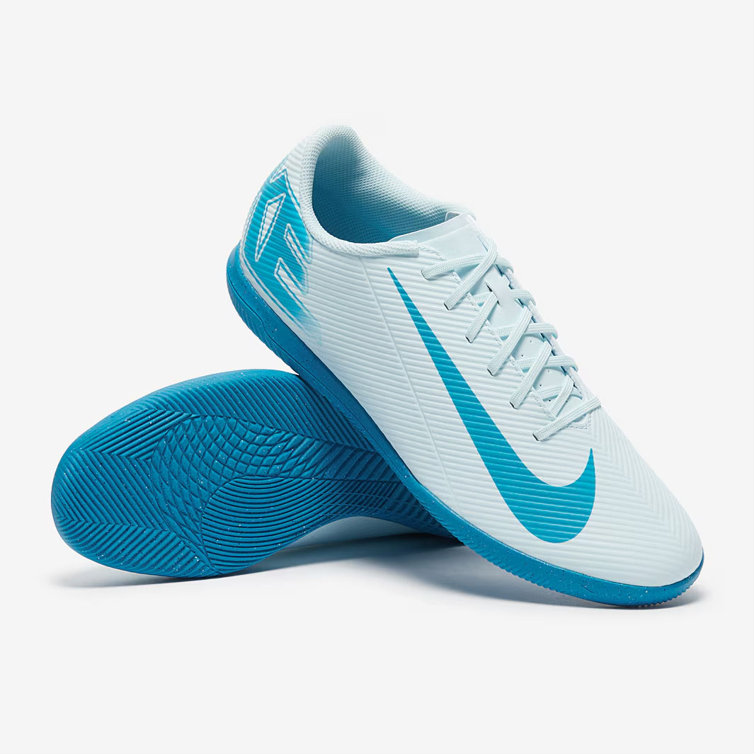 รองเท้าฟุตบอล Nike Air Zoom Mercurial Vapor XVI Club IC ราคา 6,500 บาท*ส่งฟรี