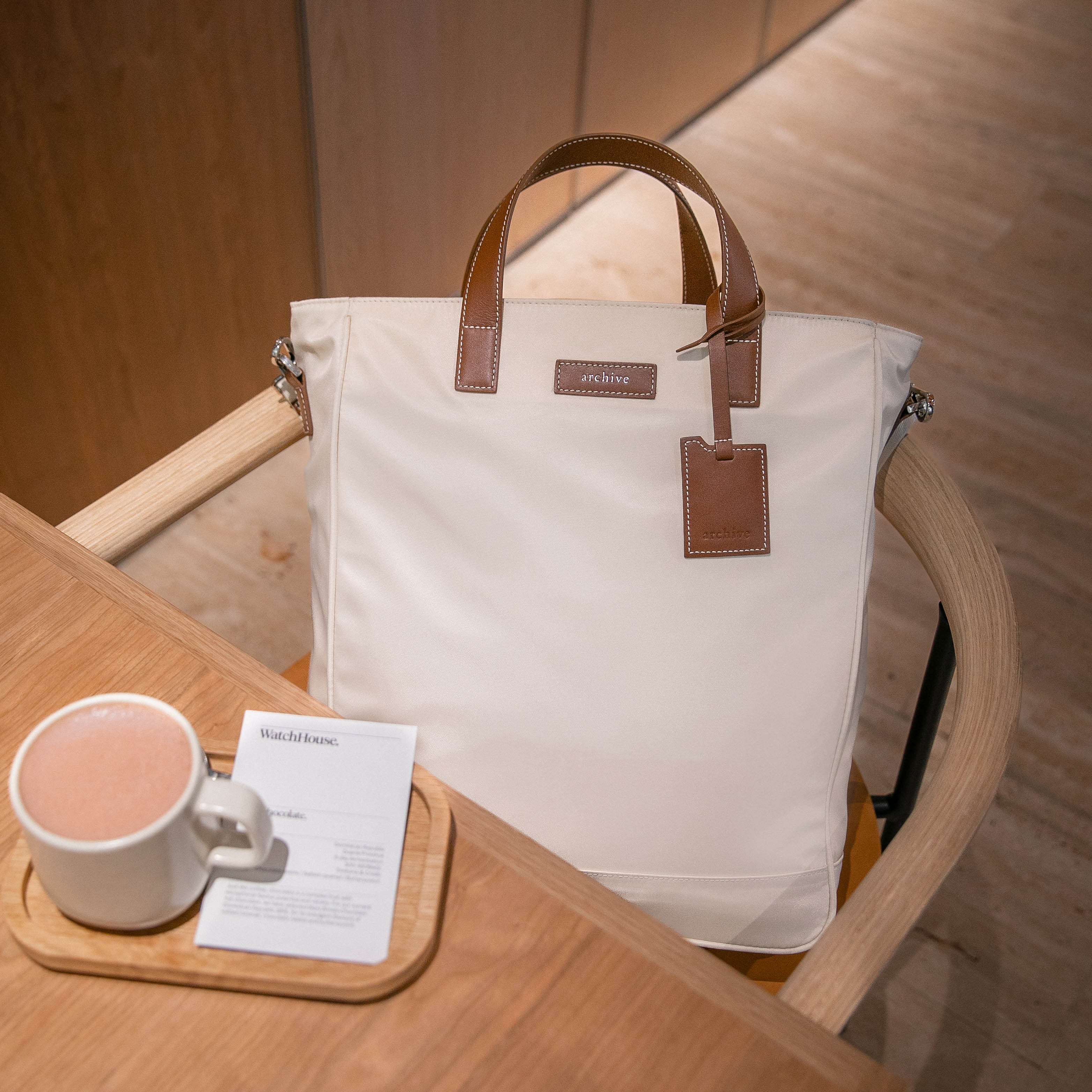 Archive Hoxton Nylon Tote (Ivory/Tan) กระเป๋า Tote Bag สะพายข้างผ้าไนลอนกันน้ำป้ายหนังวัวแท้ ราคา 5,990 บาท*ส่งฟรี