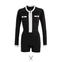 SS2024 BLACK TRIM WHITE SHORTIE ชุดว่ายน้ำ ขาสั้นแขนยาว ดำขลิบขาว มีฟองน้ำในตัวผ้าหนา กัน UV UPF 50+
