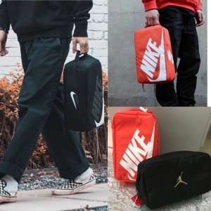 ภาพหน้าปกสินค้ากระเป๋าใส่รองเท้า กีฬา รองเท้าบาส Nike  ShoeBox  Bag , Gym Sack ที่เกี่ยวข้อง