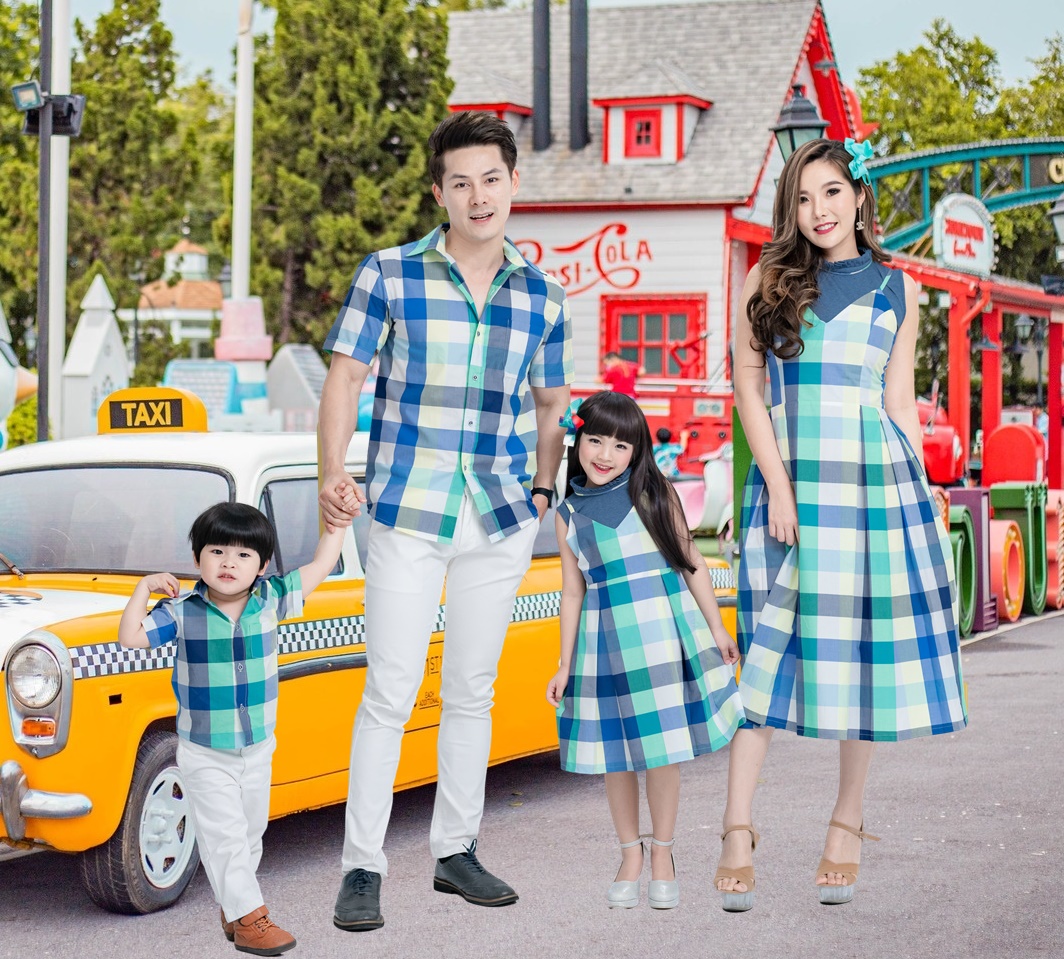 ชุดครอบครัว British Cottage เดรสลายสก็อต เดรสแม่ลูก ชุดแม่ลูก เสื้อลายสก็อต เสื้อครอป เดรสสายเดี่ยว ราคา 450 บาท*ส่งฟรี