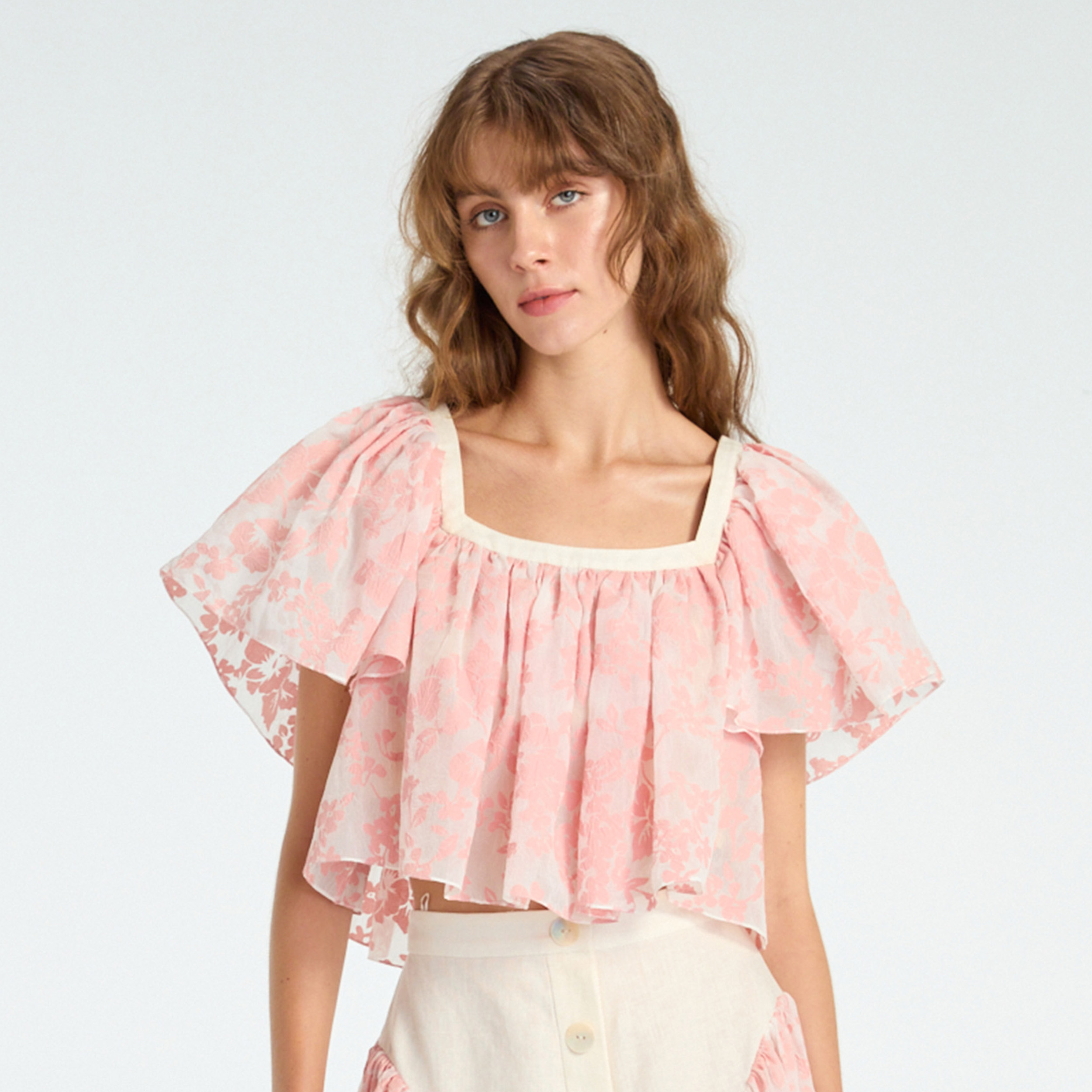 [Ss25] Janesuda Floral Blouse in Pink, Pink Crop Top, Ruffled Style Shirt. ราคา 5,050 บาท*ส่งฟรี