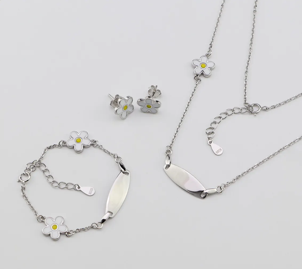 Kids High Quality 925 Silver White Flower Ear stud Bracelet Necklace set jewelry, Girls Gift sets , flower necklace and earring Bracelet set, เครื่องประดับเงินสำหรับเด็ก ต่างหูดอกไม้ สร้อยคอ กำไลข้อมือ ราคา 3,150 บาท*ส่งฟรี