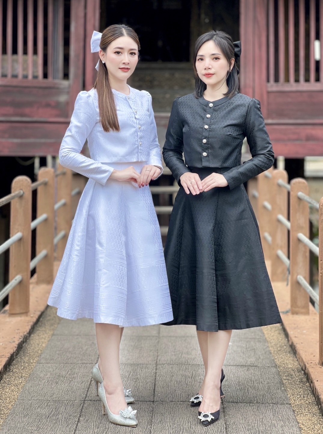 Thai Fabric Set, White and Black (Shirt, Skirt, Order Separately) Wear to Ceremonies, Wear to the Temple. ราคา 590 บาท*ส่งฟรี