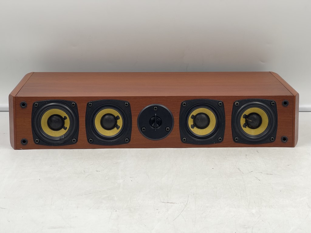 Z35 ลำโพง CENTER 1 ลูก มือสองญี่ปุ่น (033) DENON SC-C555SA