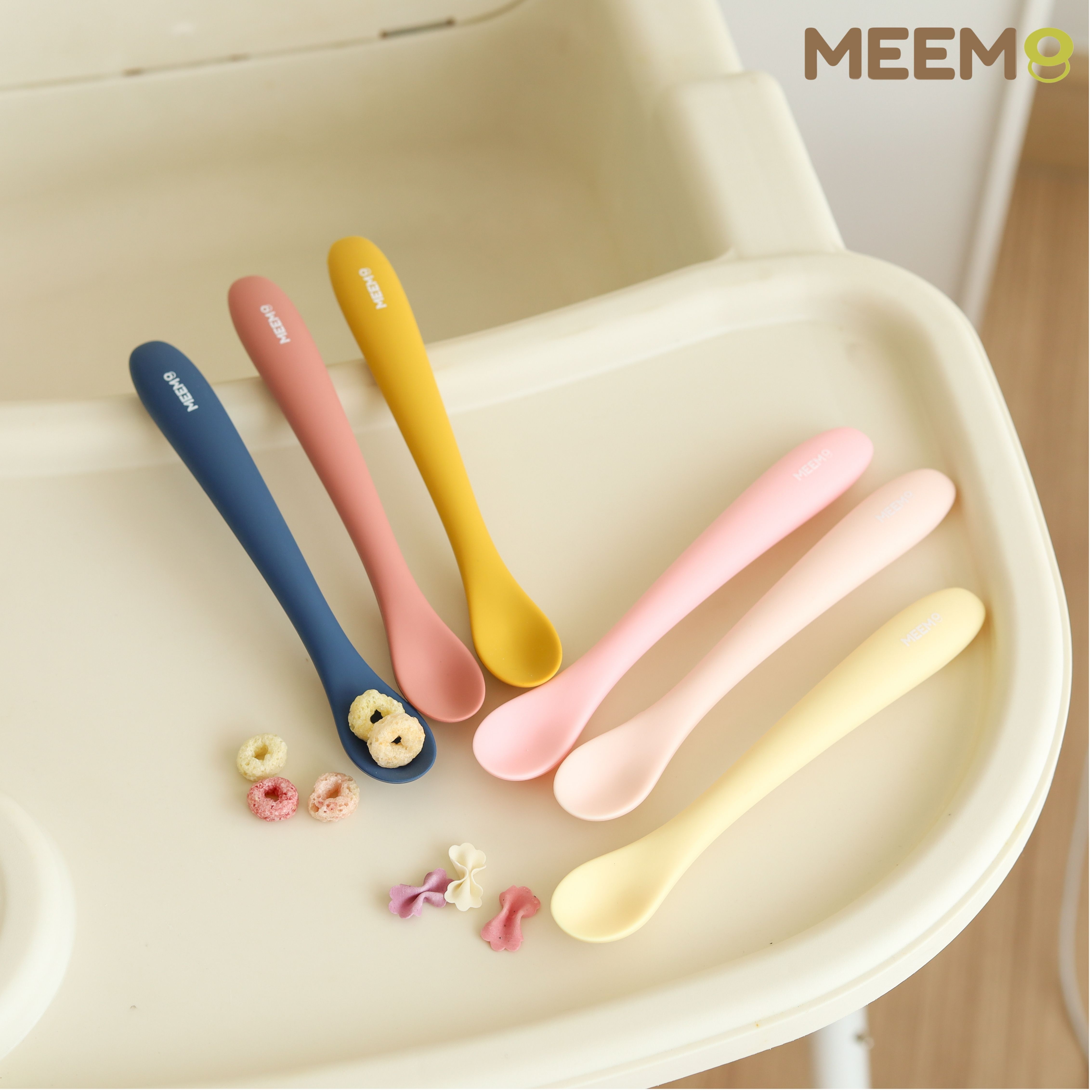MEEM ช้อนป้อนทารก รุ่น First Step ตัวช้อนเป็นซิลิโคน นิ่ม ไม่บาดปาก ราคา 75 บาท*ส่งฟรี