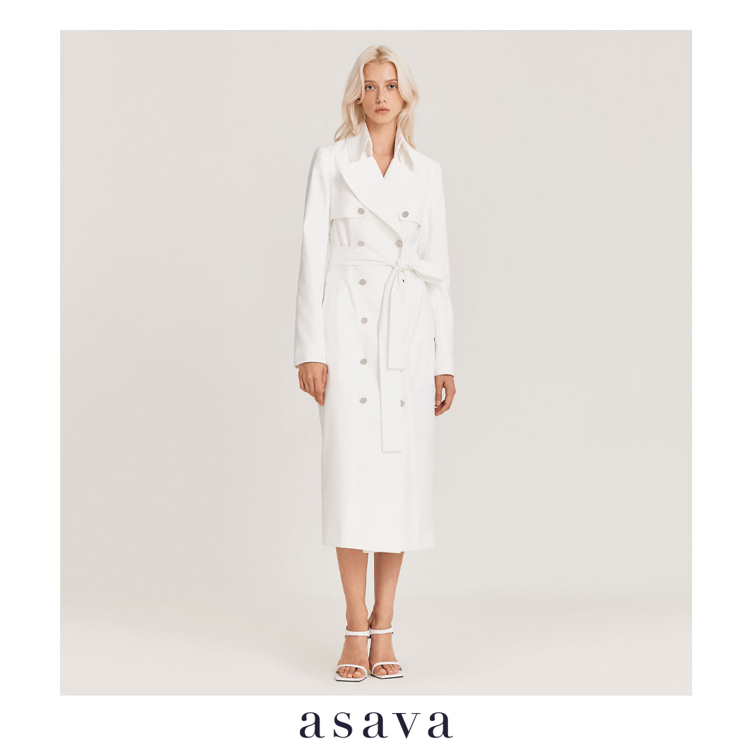 [asava aw24] Milana Trench Dress เทรนช์เดรส ปกนโปเลียน แขนยาว แต่งคาดเข็มขัด กระเป๋าข้าง ผ่าหลัง แต่งกระดุมสองแถวด้านหน้า ราคา 24,000 บาท*ส่งฟรี