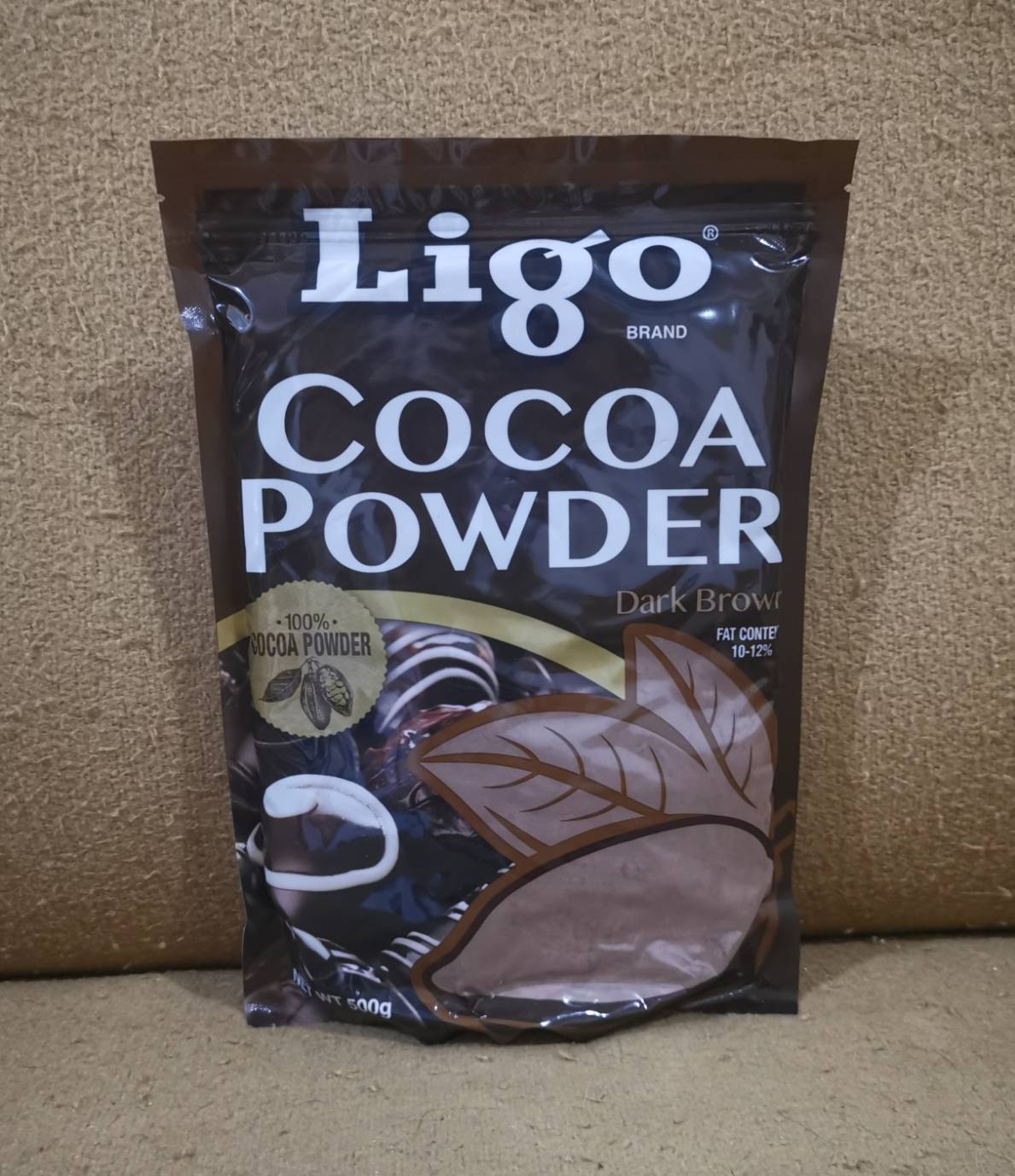 Cocoa powder dark color (10-12% cocoa fat). logo is packed in 100g. ** The product is packed in a bag, not a bag from the company ** ราคา 38 บาท*ส่งฟรี