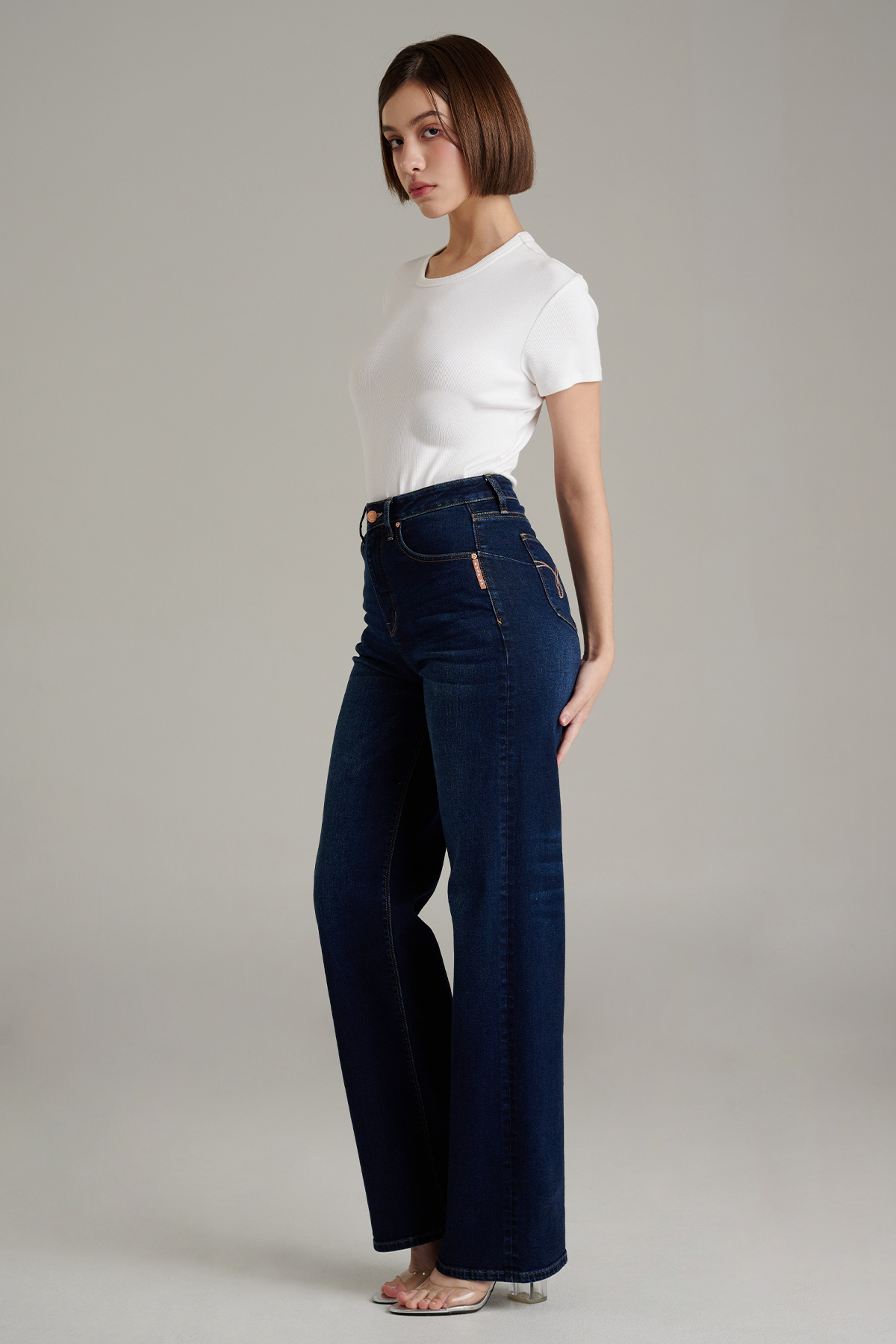 Mc jeans กางเกงยีนส์ผู้หญิง ทรงกระบอก ปลายขากว้าง (Straight Wide) Mc Me MFIZ222 ราคา 1,946 บาท*ส่งฟรี