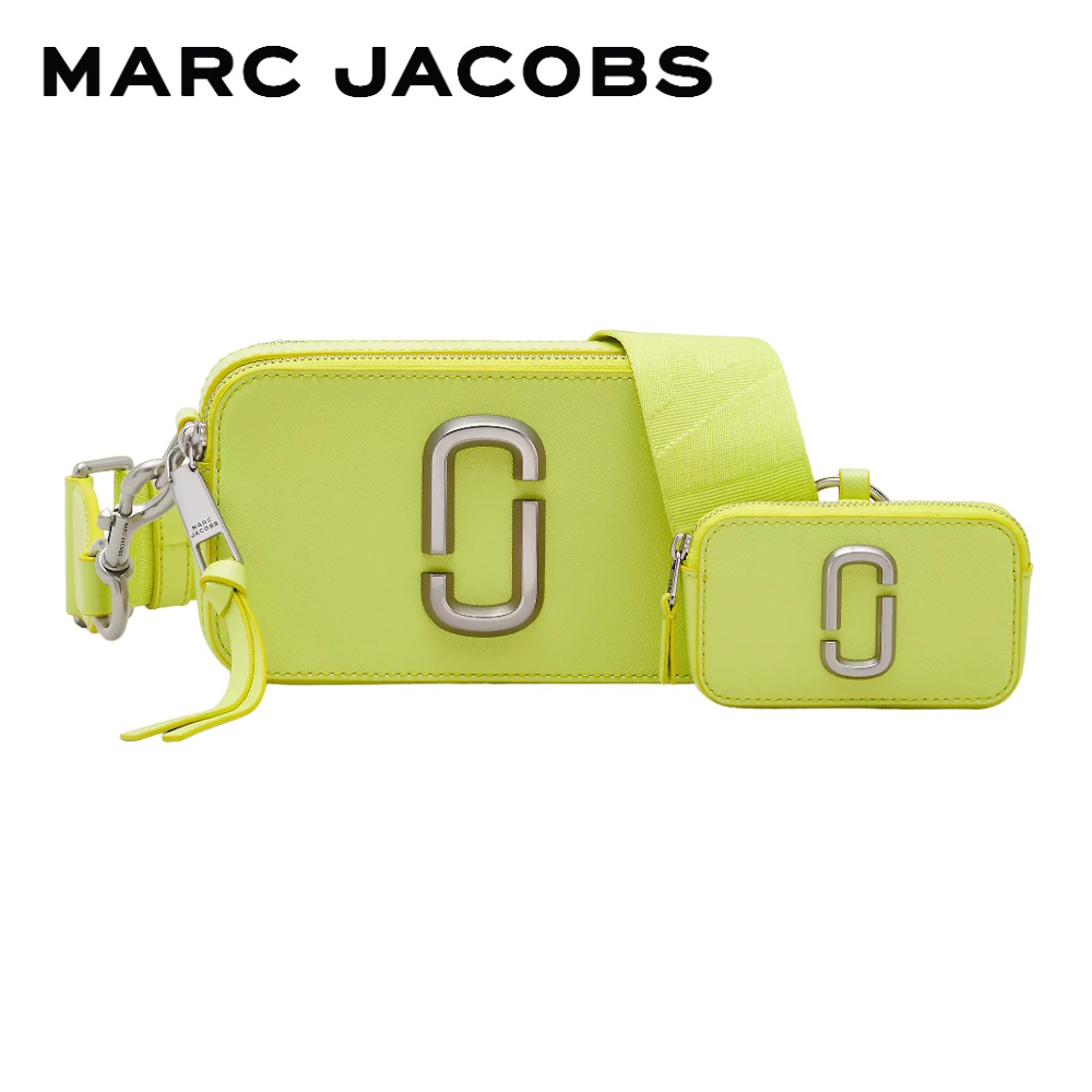 MARC JACOBS THE UTILITY SNAPSHOT FA23 2P3HCR015H01 กระเป๋าสะพาย ราคา 18,900 บาท*ส่งฟรี