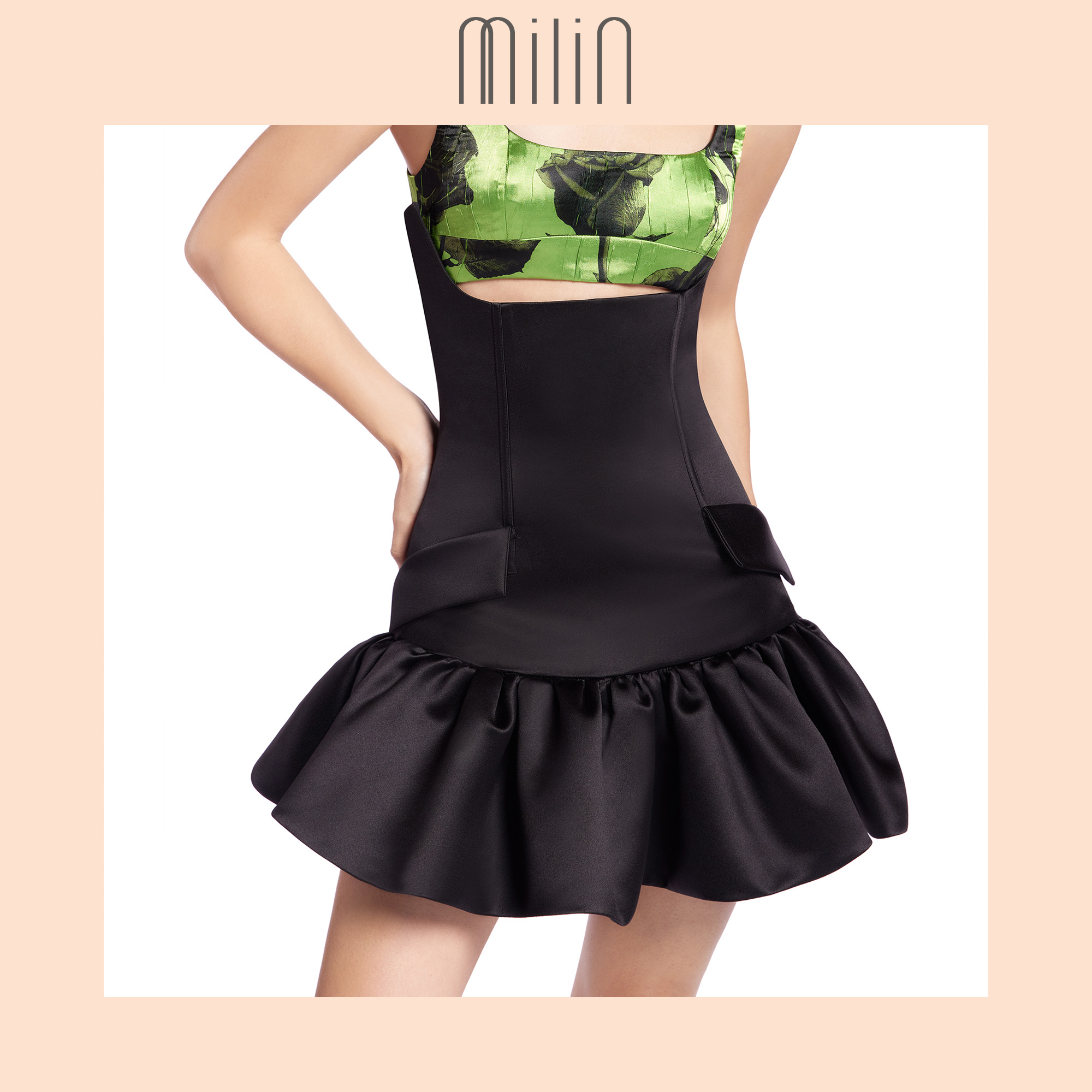 [MILIN] Fitted silhouette Voluminous ruffles corset skirt กระโปรงคอร์เซ็ทระบายใหญ่ทรงเข้ารูป Refrain Skirt / 45 ราคา 5,054 บาท*ส่งฟรี
