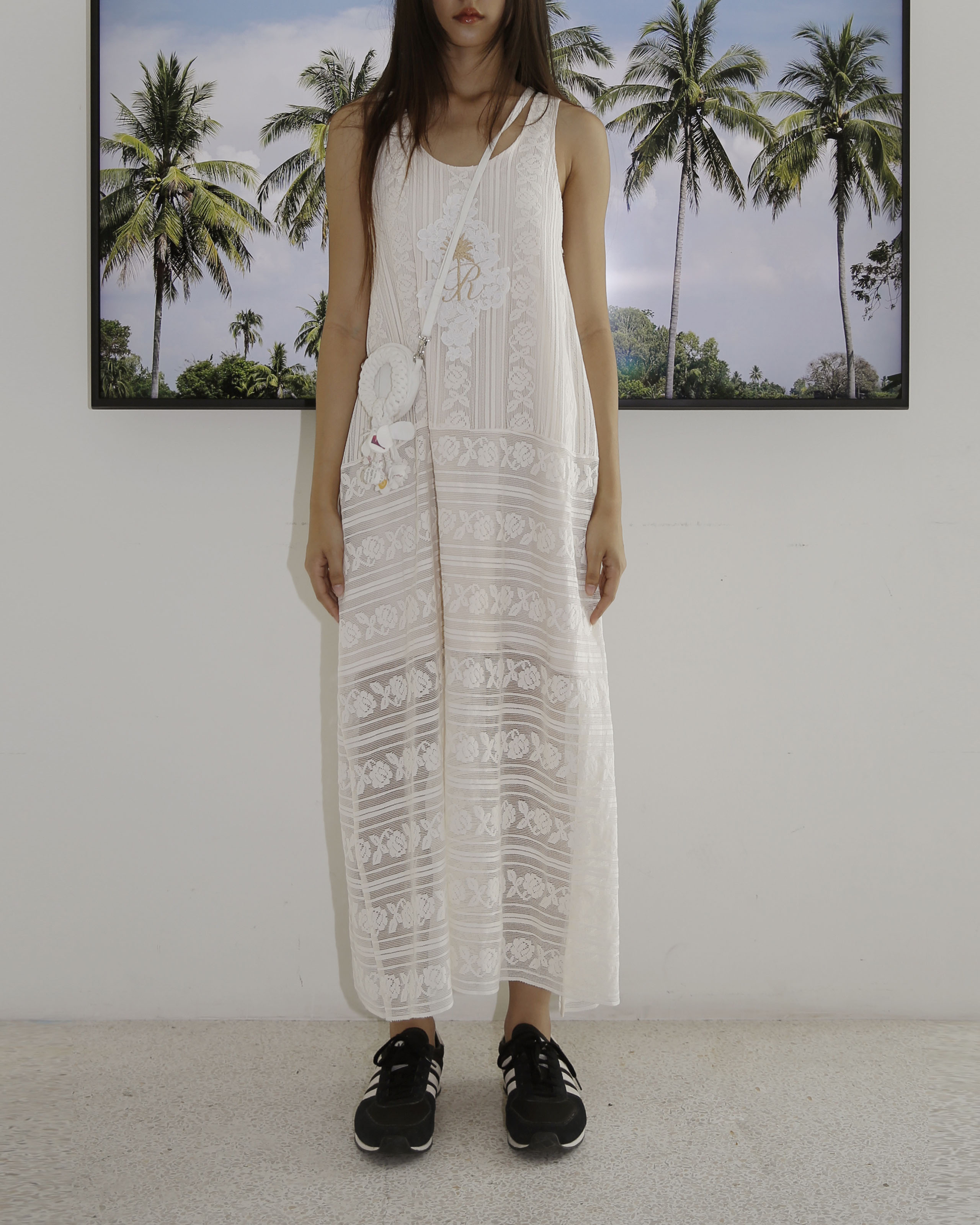 Rotsaniyom Lace Tank Maxi Dress ราคา 3,990 บาท*ส่งฟรี