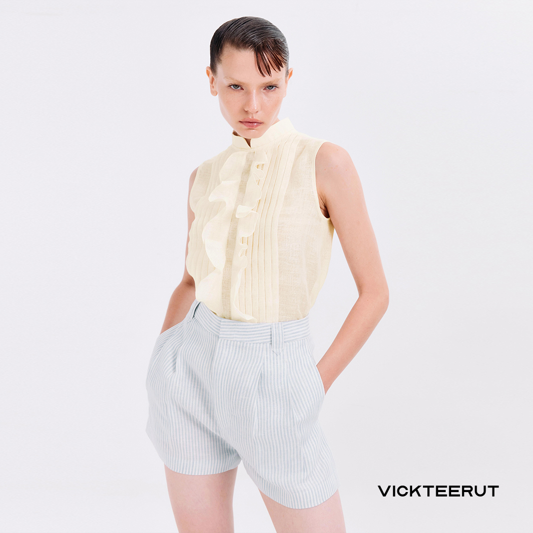 VICKTEERUT (ราคาปกติ 5,950-.) Sleeveless Tuck Pleat Blouse with Frill Detailเสื้อแขนกุด ตีเกล็ด ตกแต่งระบาย ราคา 1,905 บาท*ส่งฟรี