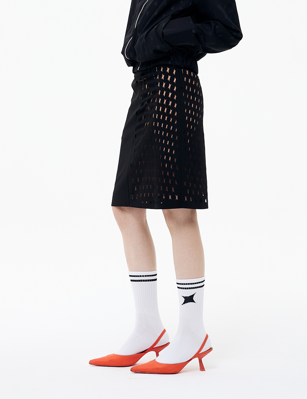Vinn Patararin - Laser Cut Pencil Skirt - Laser Cut Fair Patterned Skirt, Work Skirt, Event Skirt, with Flesh-Colored Lining. ราคา 5,950 บาท*ส่งฟรี