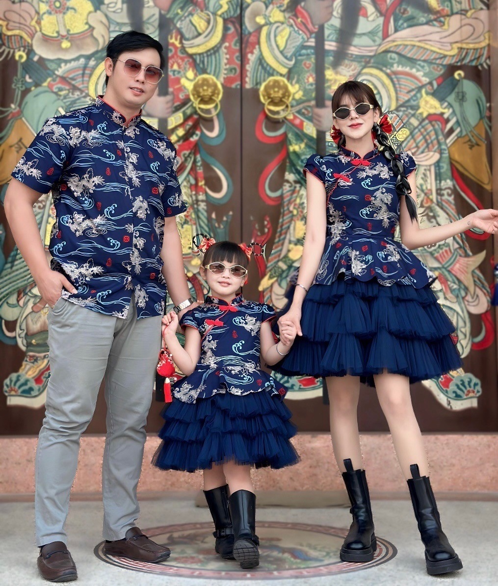 ชุดตรุษจีน Chinese Balloon Set ชุดจีนครอบครัว เสื้อผ้าครอบครัว สีกรม แม่ลูก เด็กหญิง เด็กชาย ผู้หญิง ผู้ชาย ราคา  690 บาท*ส่งฟรี