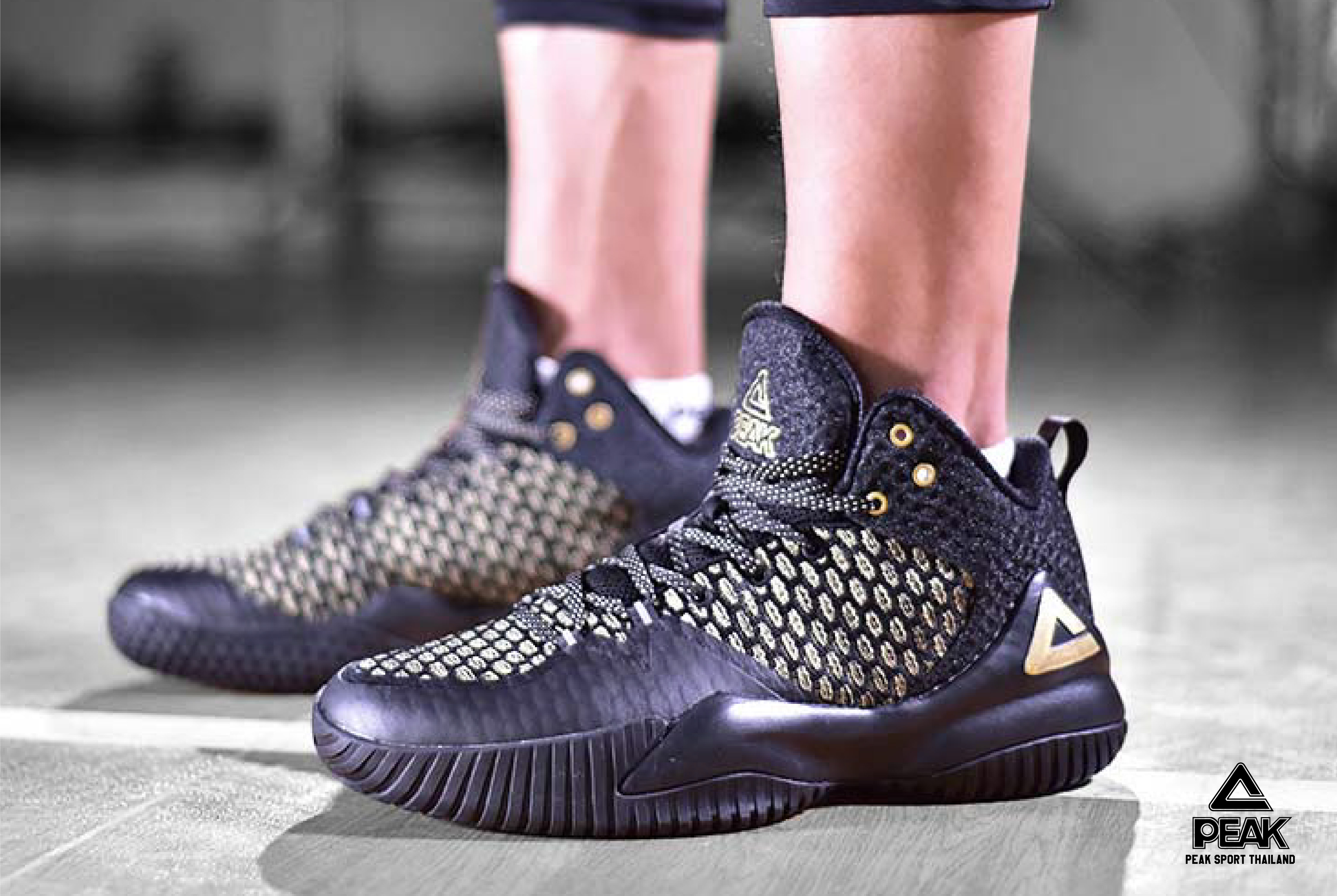 รุ่นฮิตทนปูน) PEAK 