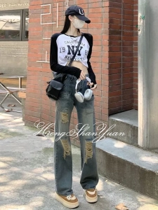 ภาพหน้าปกสินค้าHengShanYuan กางเกงยีนส์สตรีทขาดสไตล์ Y2K กางเกงม็อบขากว้างกางเกงยีนส์ตรงขาดแนวย้อนยุคทรงหลวม ซึ่งคุณอาจชอบสินค้านี้
