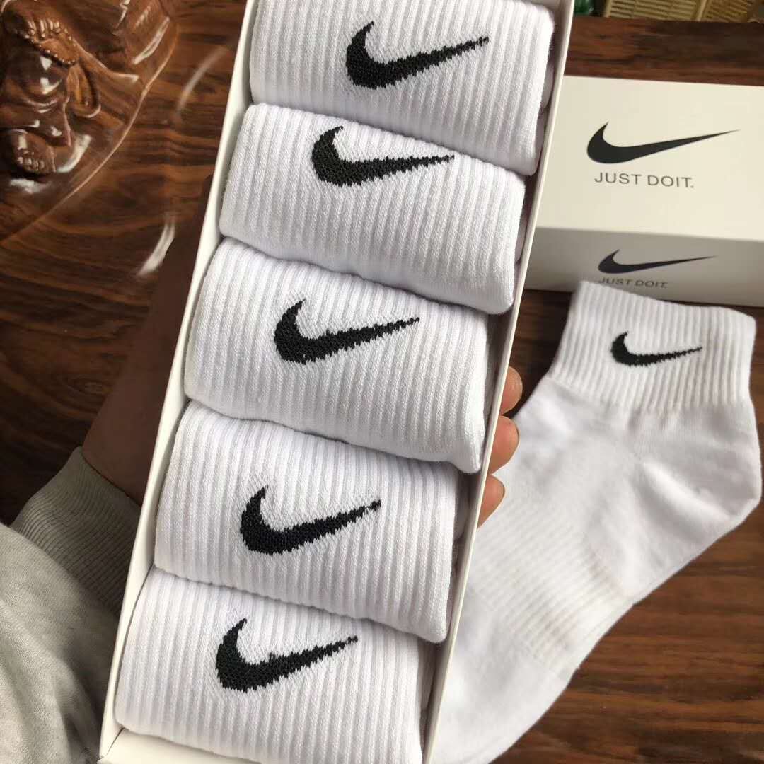 ถุงเท้ายาว Sock ถุงเท้าNK5คู่กล่องหนึ่ง  One Set(มี5คู่)