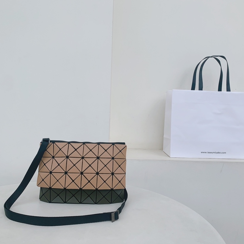 100% Original ISSEY MIYAKE BAO BAO BAG PRISM KANGAROO 100% Original ISSEY MIYAKE BAO BAO BAG PRISM KANGAROO