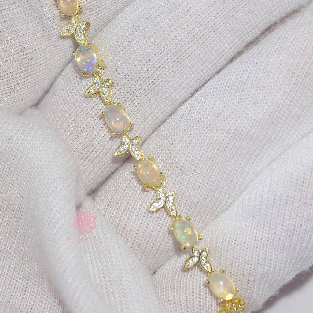 Natural Opal Bracelet Sterling Silver 925 , Gift for her , Birthday Gift , Birthstone ราคา 3,500 บาท*ส่งฟรี