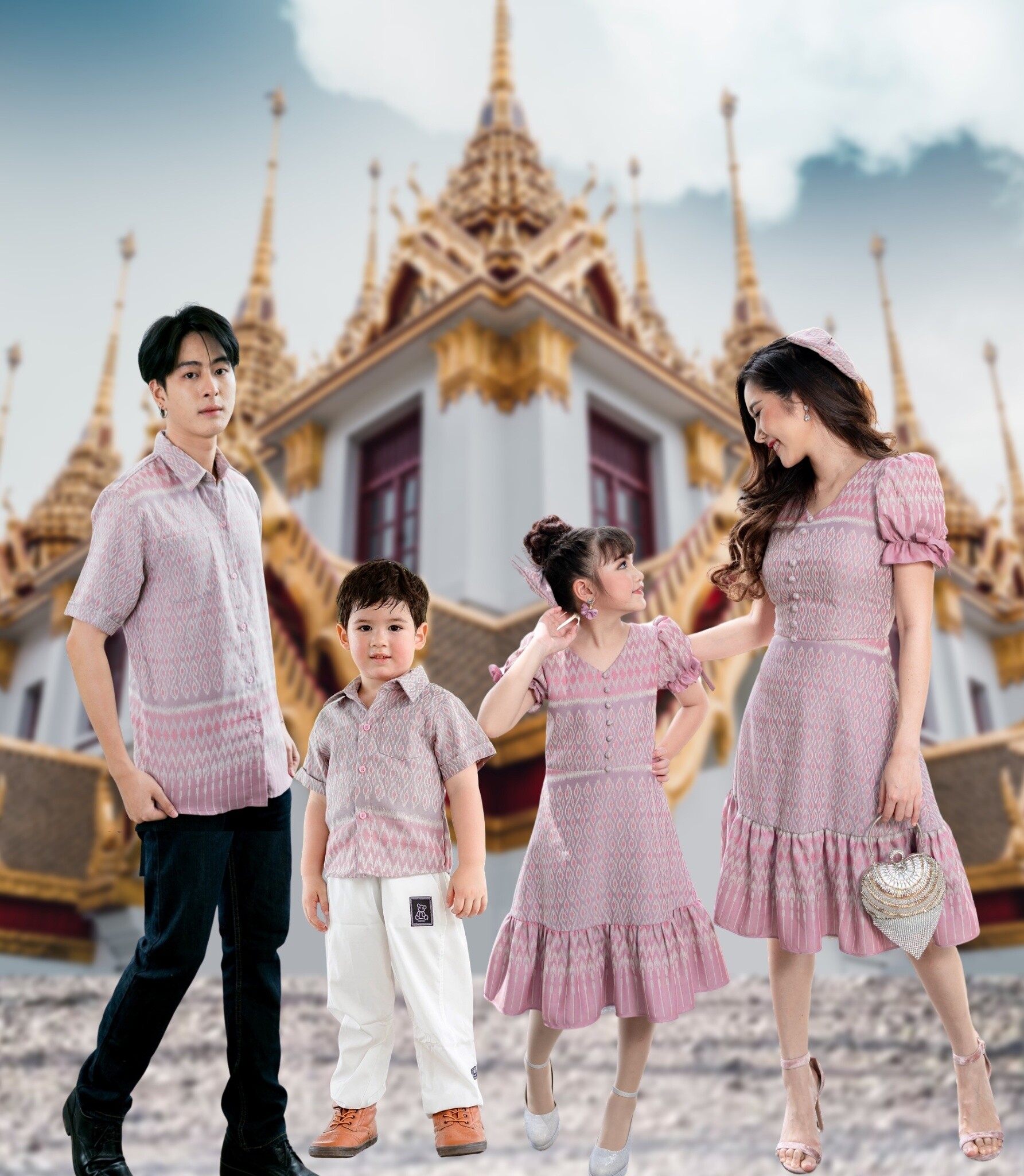 เดรสชุดไทย Mudmee ม่วงกลีบบัว ผ้าทอไทยแท้ ชุดไทยประยุกต์ เดรสผ้าไทย ชุดไทย ชุดแม่ลูก ชุดครอบครัว ชุดไทยไปงาน ชุดไปทำบุญ ชุดไปวัด ราคา 450 บาท*ส่งฟรี