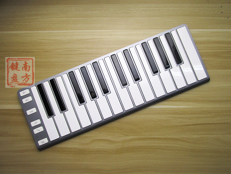 คีย์บอร์ดเปียโนอิเล็กทรอนิกส์ MIDI แบบบางเฉียบของ CME xkey 25 air รองรับพอร์ต USB สีทองแชมเปญของ IOS