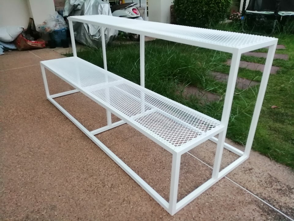 IRONSERVICE : ชั้นต้นไม้ & วางสิ่งของโชว์ได้ 2 ชั้น พื้นตะแกรงเหล็ก ทำจากเหล็กกันสนิม ราคา 2,170 บาท*ส่งฟรี