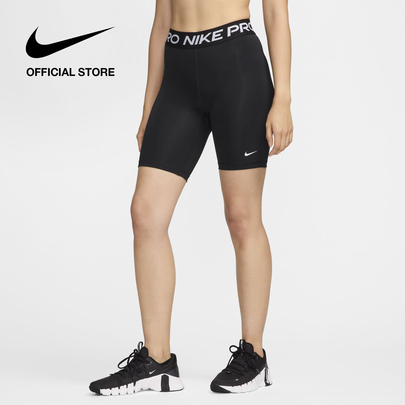 Nike Women's 365 Short 8In Shorts - Black ราคา 1,200 บาท*ส่งฟรี