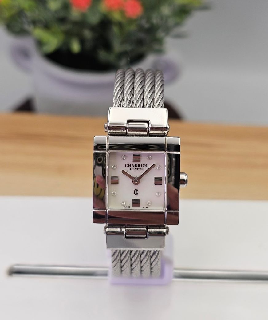 นาฬิกาผู้หญิง CHARRIOL swiss หน้าปัดมุกขาว ทรงกำไลลวดสลิง ระบบควอตซ์ (Quartz) รับประกัน ราคา 77,775 บาท*ส่งฟรี