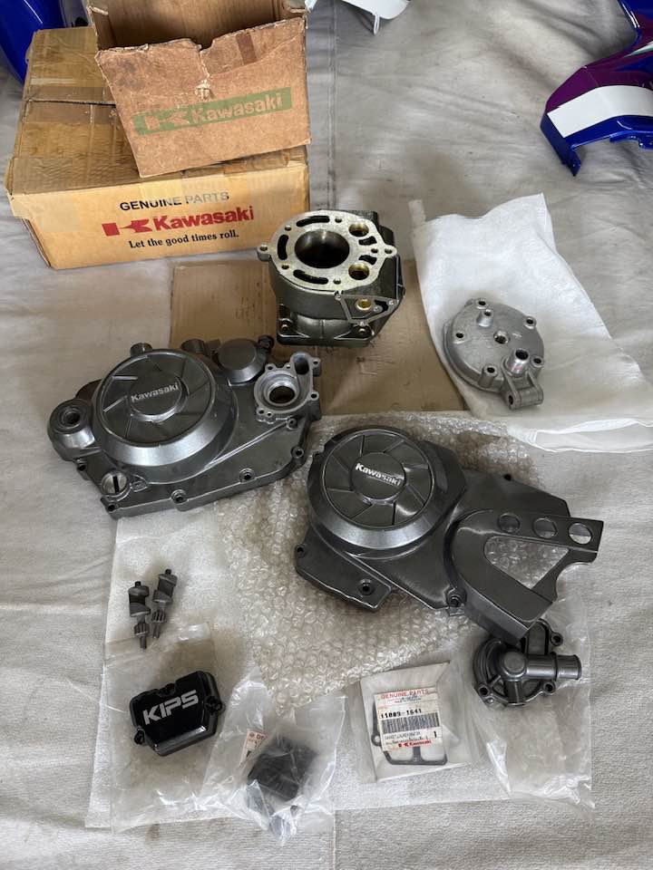 Kia Victor 150Cc. Propeller Model. Every Item Is a Brand New, Genuine Product. Sold as a Complete Set as Shown in the Picture (10 Pieces) ราคา 24,500 บาท*ส่งฟรี