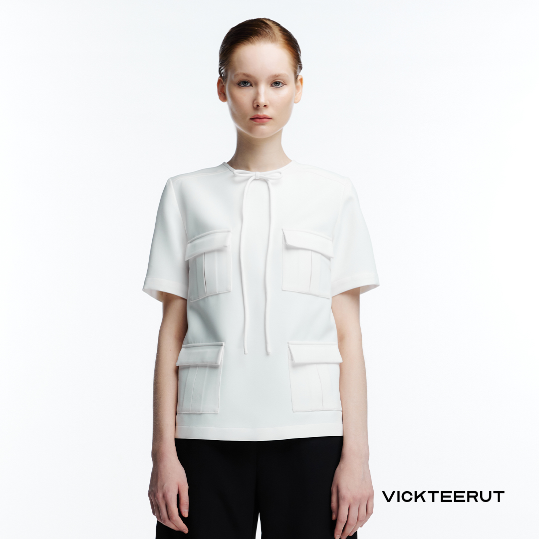 VICKTEERUT (ราคาปกติ 9,480-.) Re-Edition Short Sleeve Blouse with Pocket Detail เสื้อแขนสั้น ตกแต่งกระเป๋า ราคา 3,792 บาท*ส่งฟรี