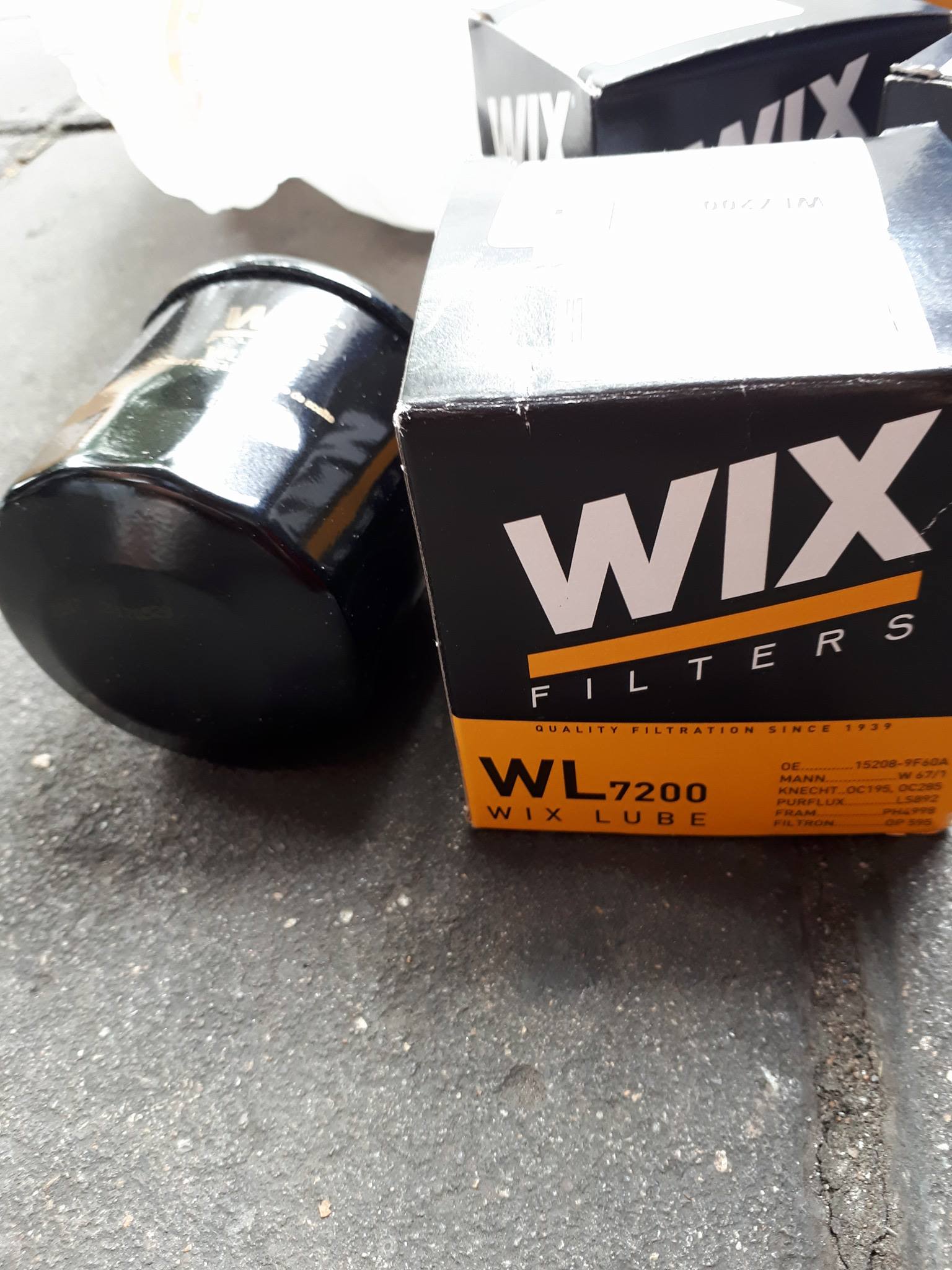 กรองน้ำมันเครื่อง Wix Nissanทุกรุ่น march almera tiida sylphy sunny teana xtrail cefiro phlautoparts ราคา 99 บาท*ส่งฟรี