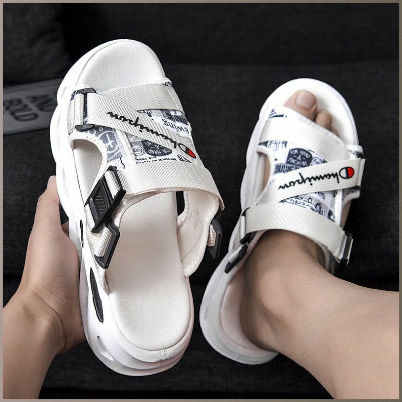 Men's beach slippers, men's summer beach slippers, summer slippers, personality, comfortable ราคา 1,391 บาท*ส่งฟรี