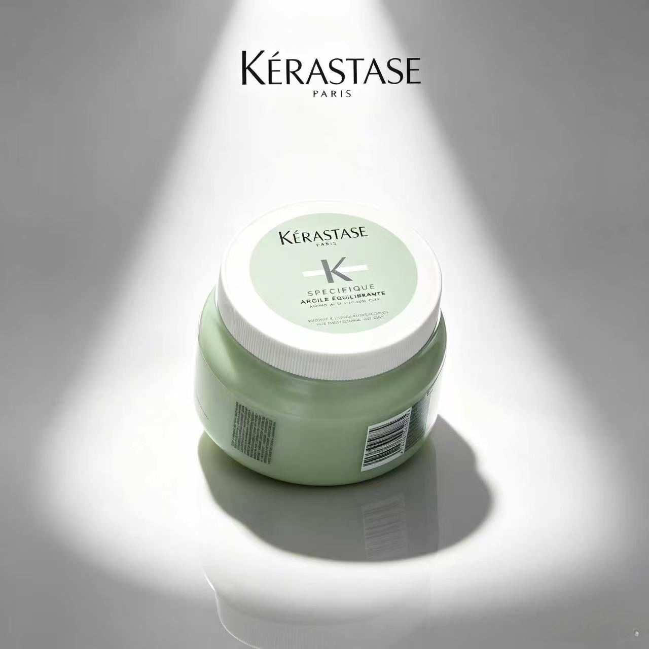 Kérastase Specifique Argile Equilibrante 250ml Scalp Balancing Clay for Oily Hair Roots and Dry Ends Deeply Cleans Dirt Lightweight, Non-Heavy Cream Texture Maintains Hair Roots Freshness Doesn'T Make the Ends of the Hair Drier. ราคา 998 บาท*ส่งฟรี
