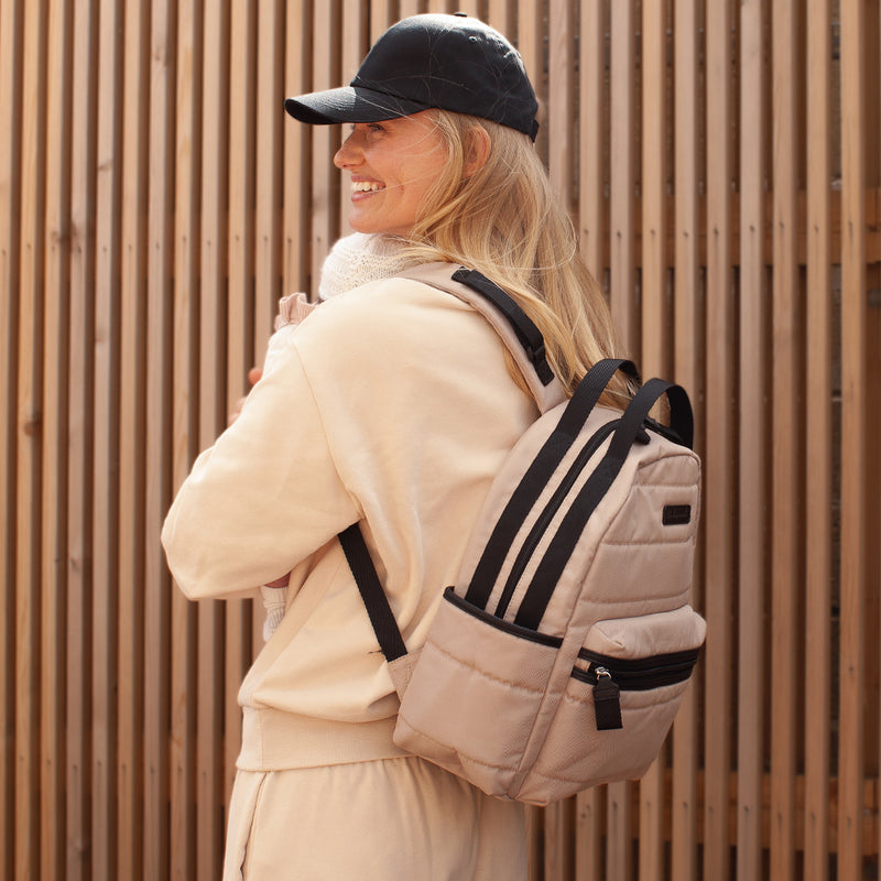 Babymel กระเป๋าคุณแม่ กระเป๋าเปลี่ยนผ้าอ้อม กระเป๋าติดรถเข็นเด็ก รุ่น Lola eco Backpack ราคา 3,650 บาท*ส่งฟรี