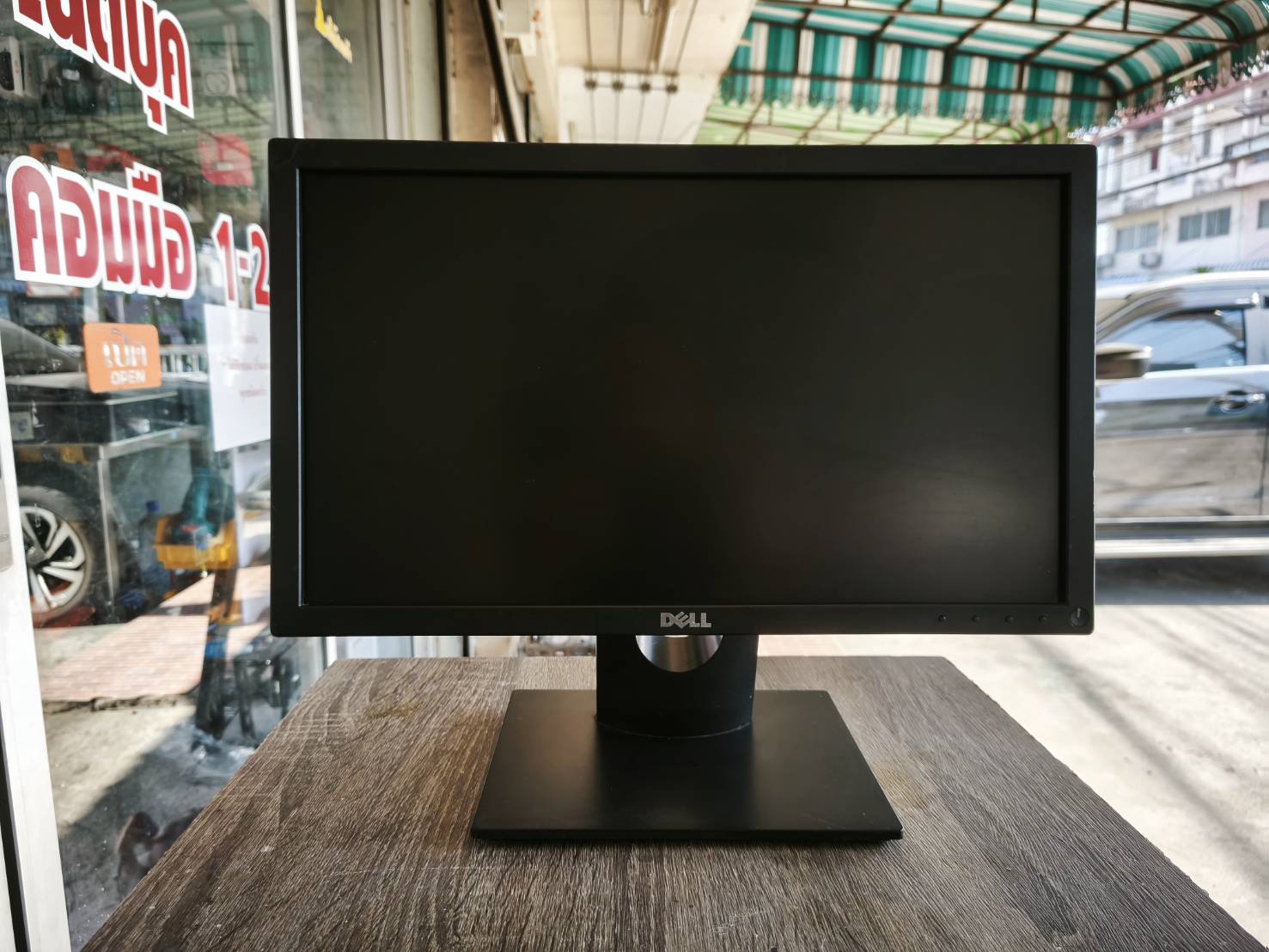 19 inch Dell LED screen, low price, connect to CCTV via VGA cable ราคา 999 บาท*ส่งฟรี