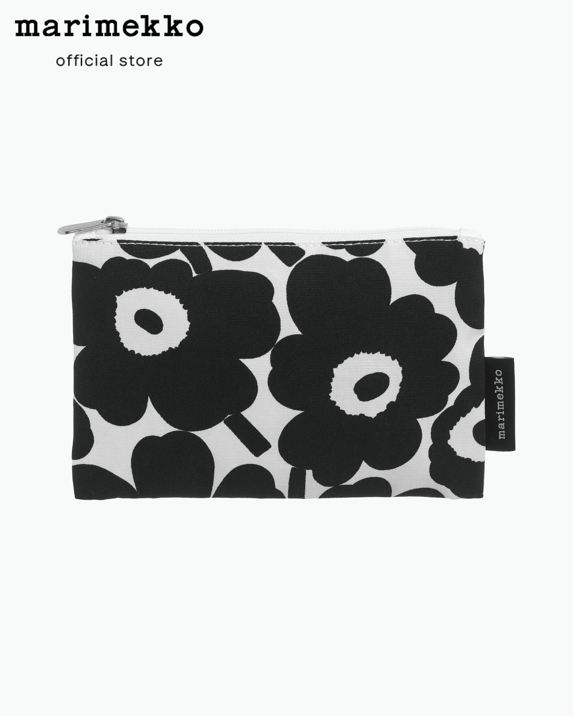 MARIMEKKO KAIKA MINI UNIKKO Cosmetic Bag กระเป๋า กระเป๋าเครื่องสำอางค์ กระเป๋าลายดอกไม้ กระเป๋าสีดำ กระเป๋าดินสอ กระเป๋าผญ ราคา 1,302 บาท*ส่งฟรี