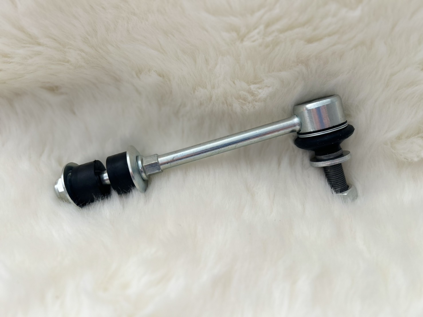 ลูกหมากกันโคลงหน้าคุณภาพสูงสำหรับ Toyota Vigo/Innova/Revo 2WD ปี 03-14 690101 ราคา 180 บาท*ส่งฟรี