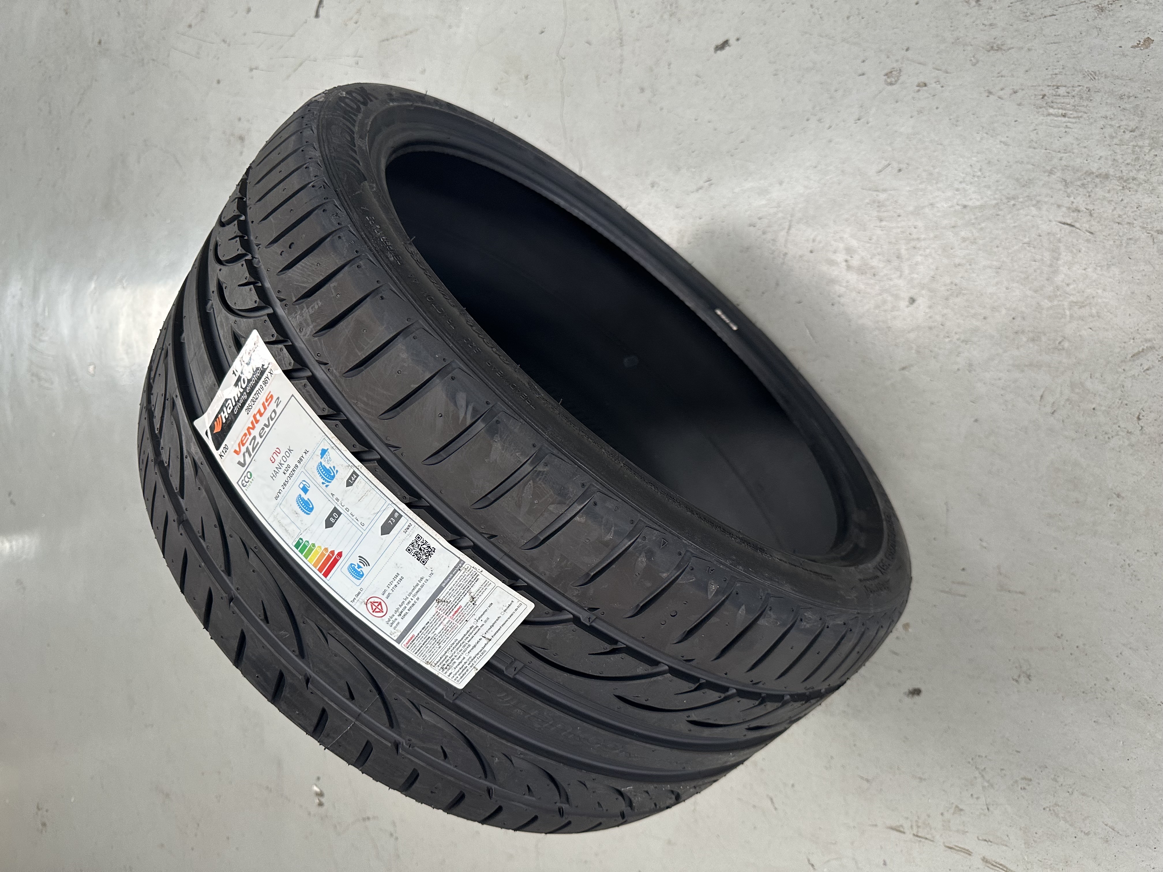 อุปกรณ์ประดับยนต์และชิ้นส่วนยานยนต์ Hankook 285/30R19 รุ่น K120 (V12)