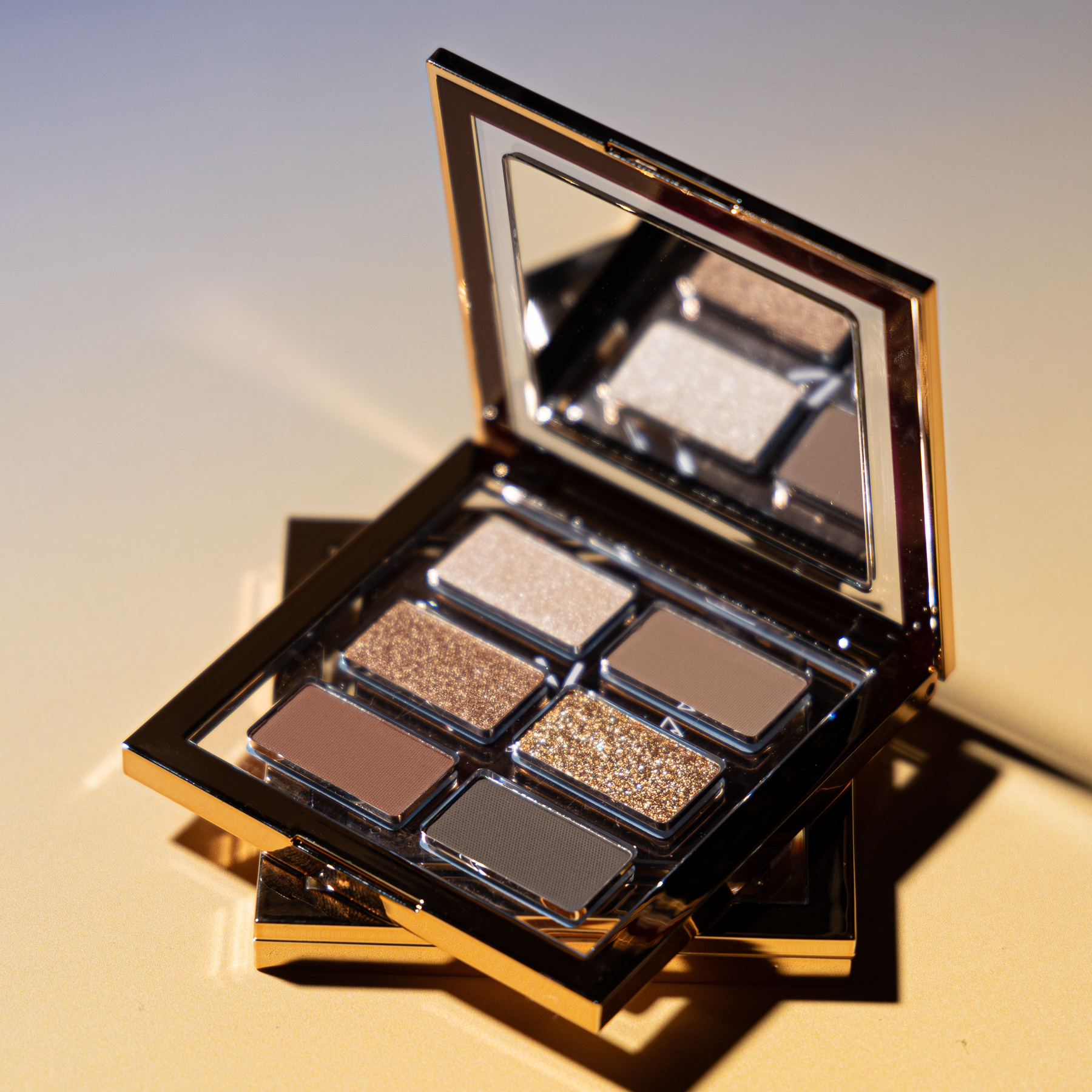 VATANIKA BEAUTY - CE SOIR - EYESHADOW PALETTE ราคา 1,250 บาท*ส่งฟรี