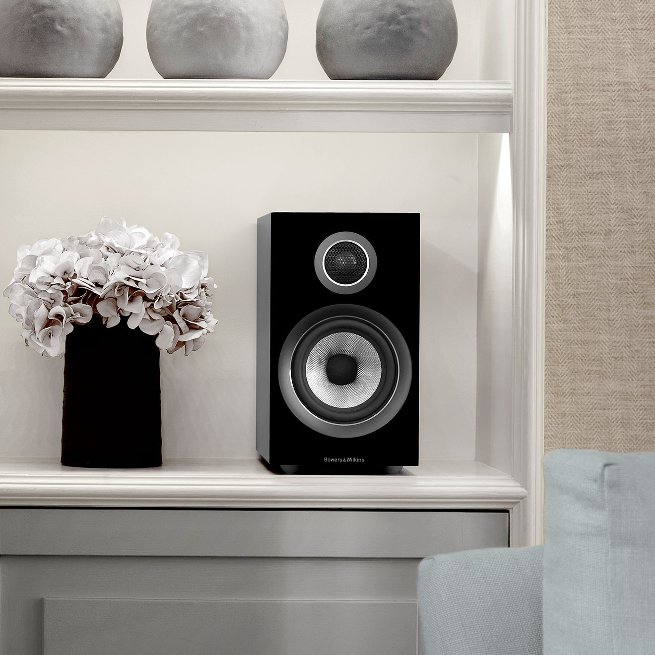 B&W 707 S2 Bookshelf Speakers
